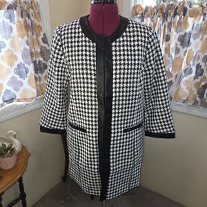 NWT Anne Klein Black and White Houndstooth Jacket. Vegan Leather Trim Sz M. QQCP